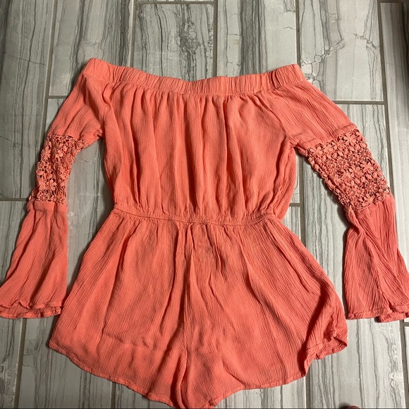 Adorable romper - Picture 2 of 4